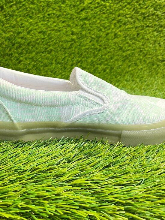 Vans Classic Slip-On Womens Size 6.5 Green Athletic Walking Skate Shoes Sneakers - Picture 4 of 10